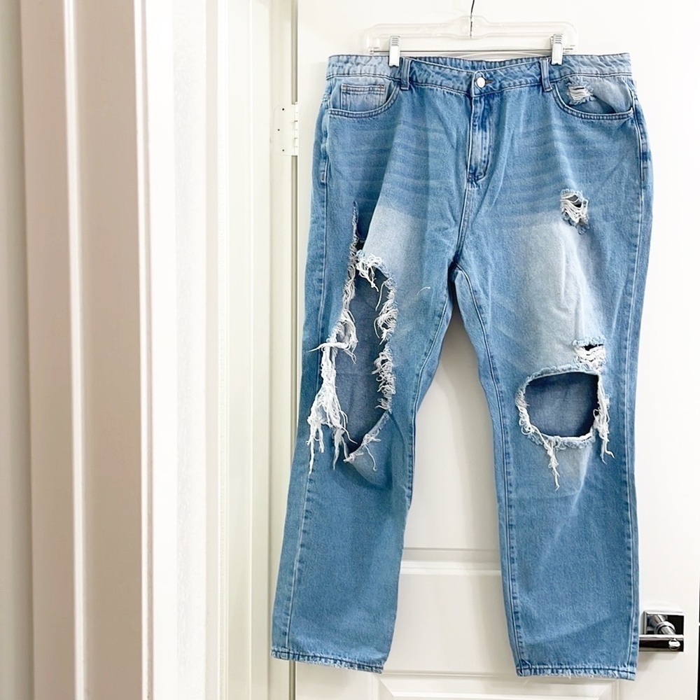SHEIN Curve distressed denim jeans